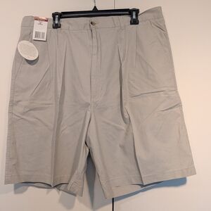 Timber Creek By Wrangler Men's BeigeFlat Front Shorts Size 42. NWT